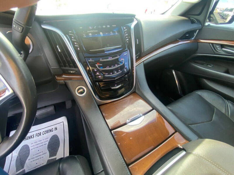 2017 Cadillac Escalade ESV Luxury