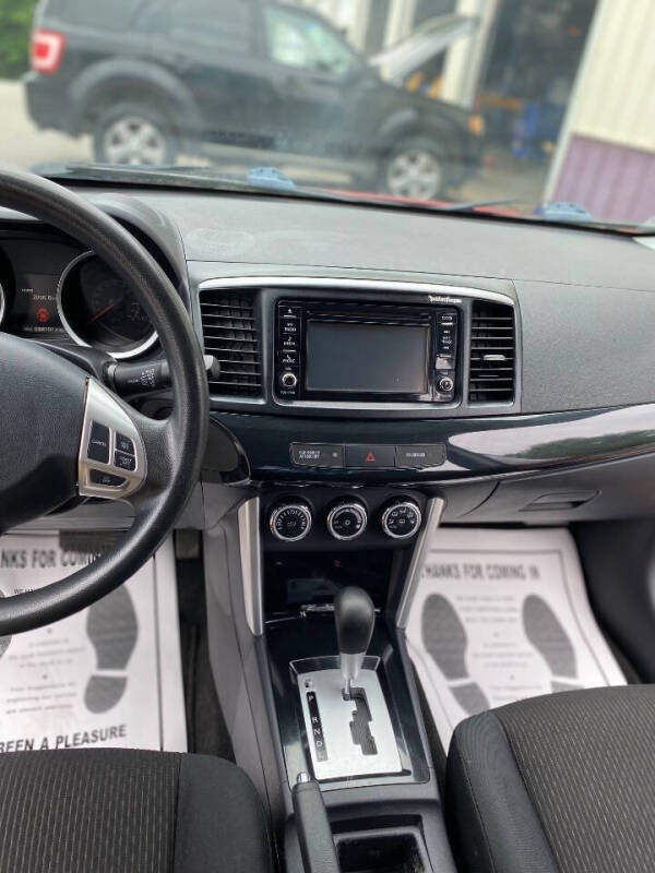 2017 Mitsubishi Lancer ES