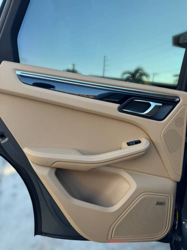 2016 Porsche Macan S