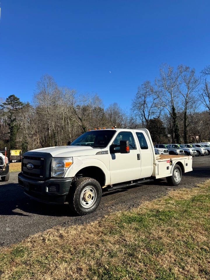 2015 Ford F-350 Super Duty Chassis Cab XL's photo
