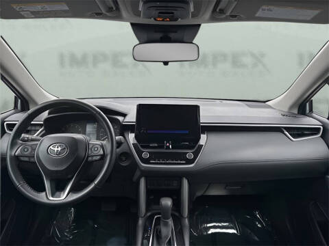 2025 Toyota Corolla Cross LE