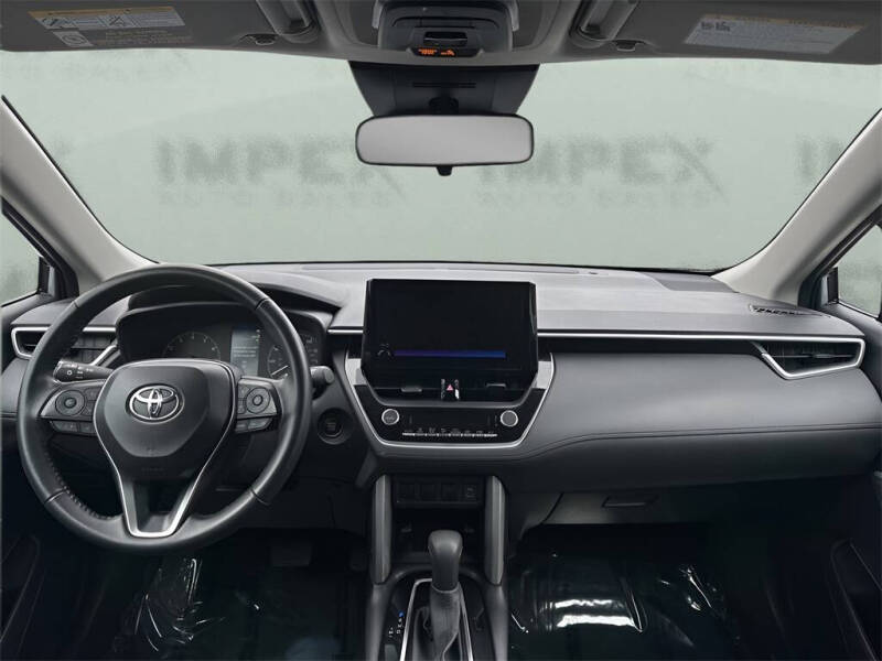 2025 Toyota Corolla Cross LE