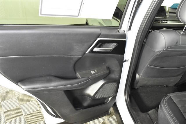 2024 Mitsubishi Outlander PHEV SE