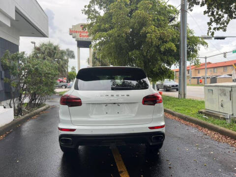 2017 Porsche Cayenne Platinum Edition