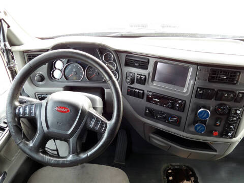 2015 Peterbilt 587