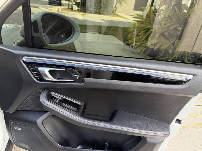 2018 Porsche Macan S