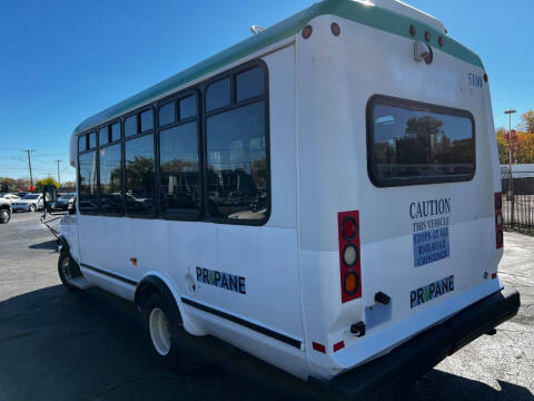 2016 Ford E-Series E-450 SD