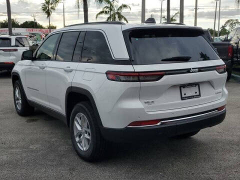 2025 Jeep Grand Cherokee Laredo