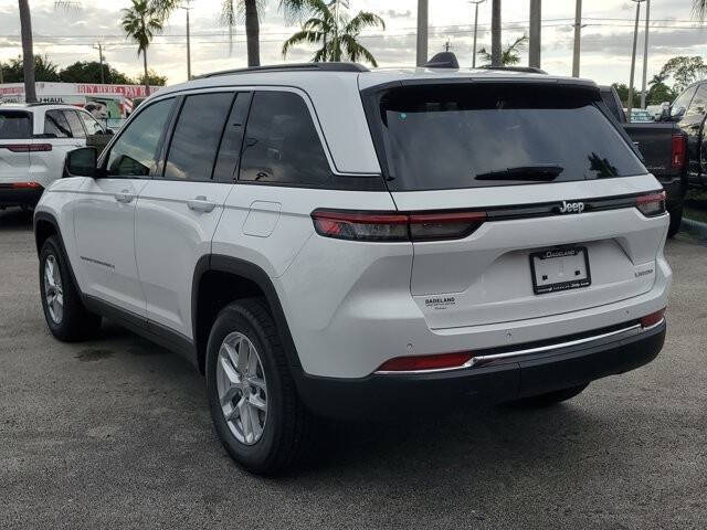 2025 Jeep Grand Cherokee Laredo