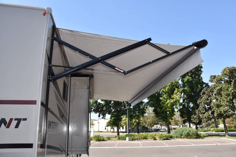 2020 Winnebago Intent 28y