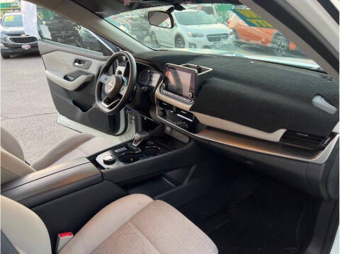 2022 Nissan Rogue SV