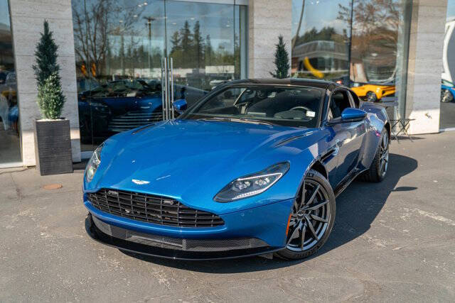 2020 Aston Martin DB11 35