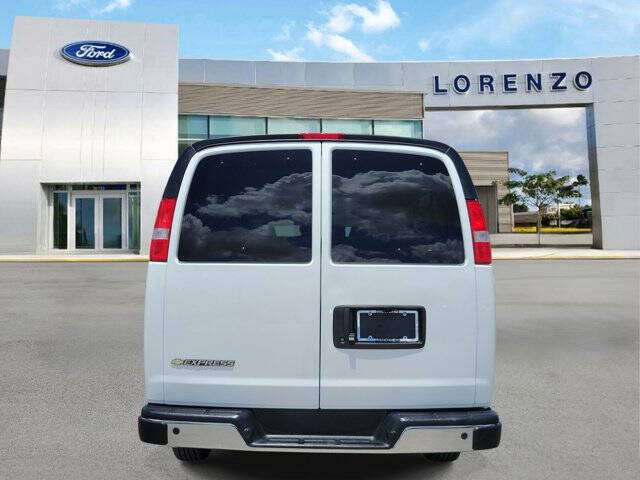2025 Chevrolet Express LT 3500
