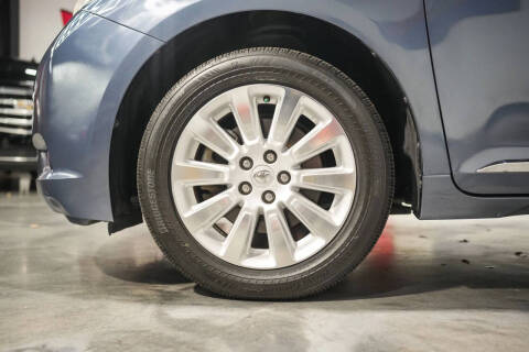 2013 Toyota Sienna LE 7-Passenger