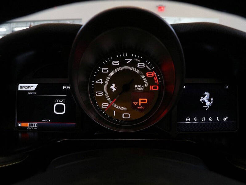 2021 Ferrari 812 GTS