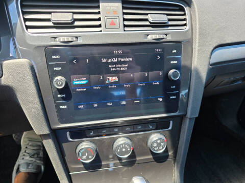 2019 Volkswagen Golf SE