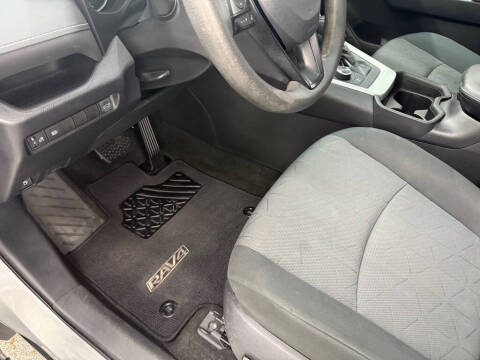 2020 Toyota RAV4 Hybrid XLE