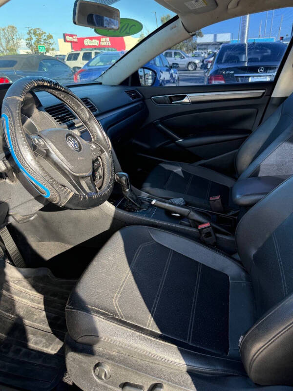 2017 Volkswagen Passat 1.8T R-Line