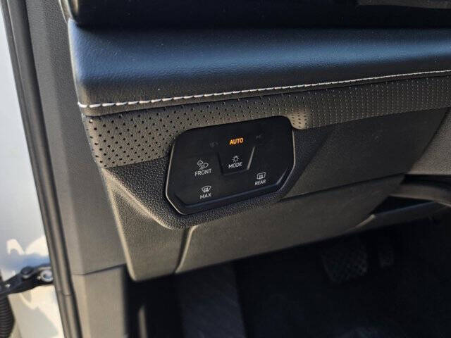 2025 Volkswagen Atlas Cross Sport SE 4Motion