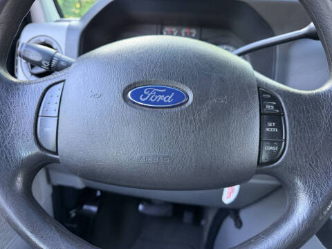 2012 Ford E-Series E-350 SD XLT