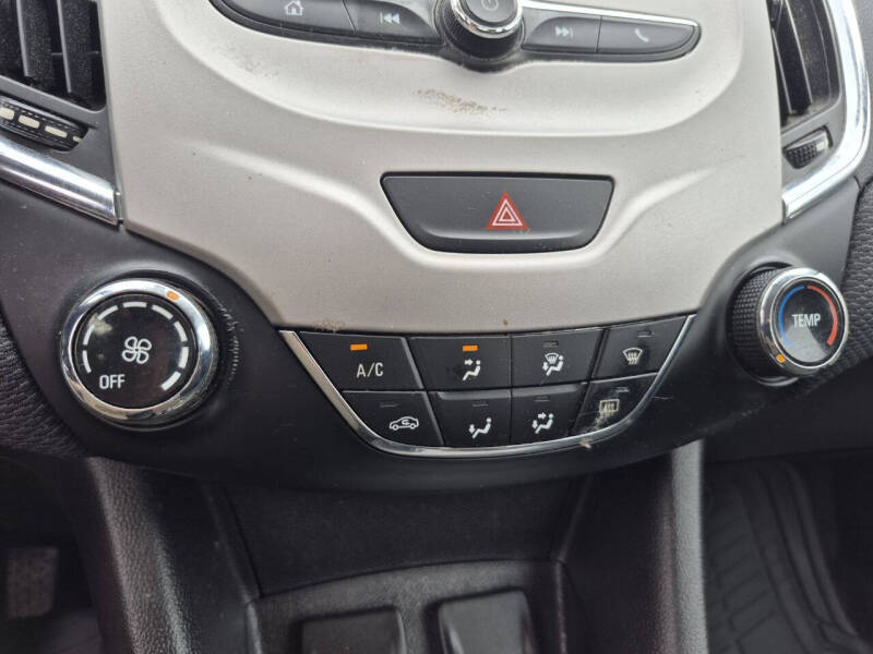 2017 Chevrolet Cruze LS Auto