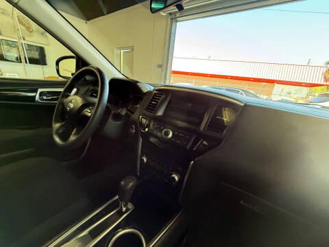 2016 Nissan Pathfinder S