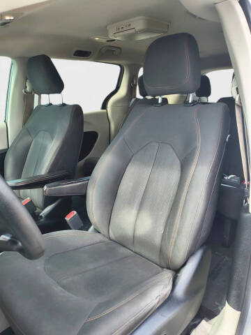 2019 Chrysler Pacifica LX