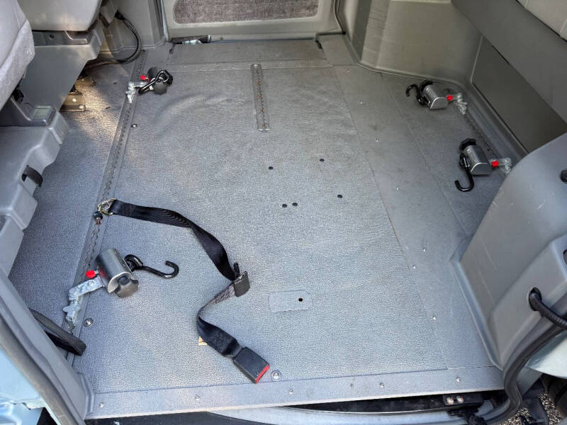 2016 Toyota Sienna XLE 7-Passenger Auto Access Seat