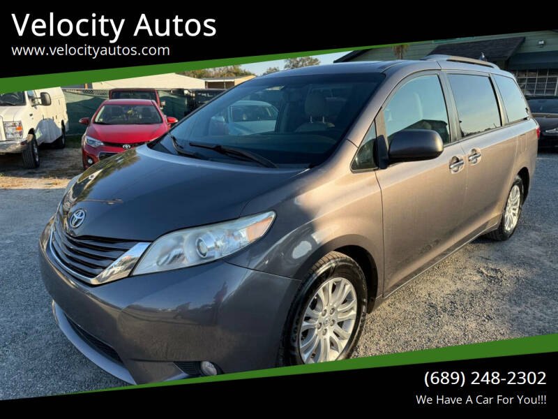 2016 Toyota Sienna XLE 7-Passenger Auto Access Seat
