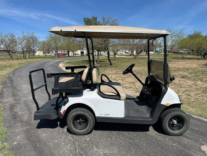 2018 E-Z-GO Valor