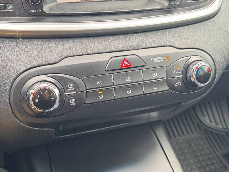 2020 Kia Sorento LX V6