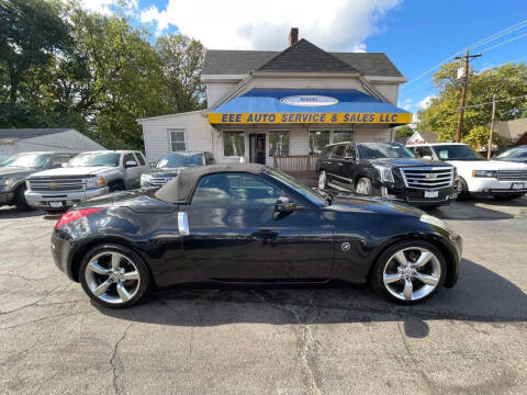 2006 Nissan 350Z for sale at EEE AUTO SERVICES AND SALES LLC in Cincinnati OH