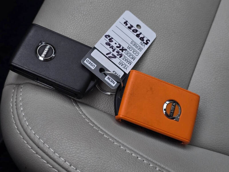 2021 Volvo XC40 T5 Momentum