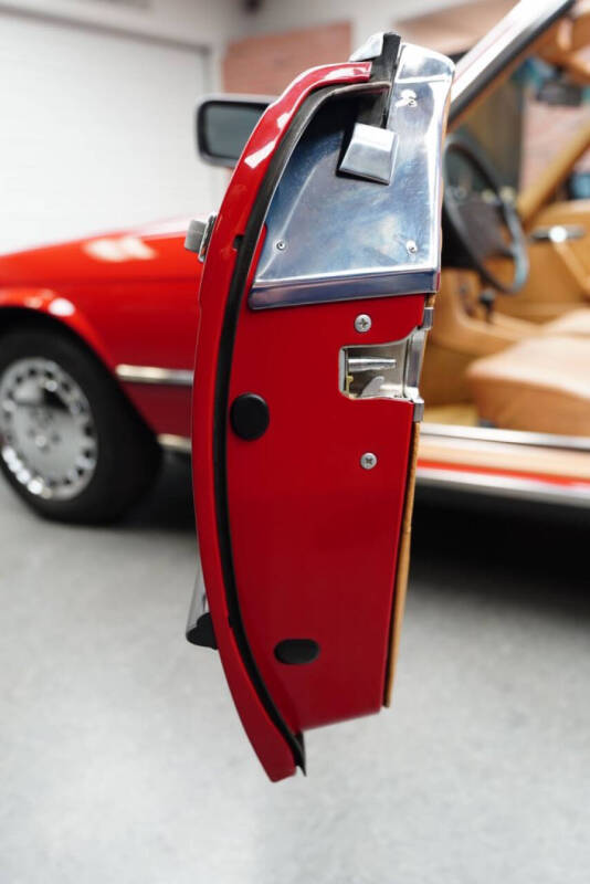 1986 Mercedes-Benz 560-Class 560 SL