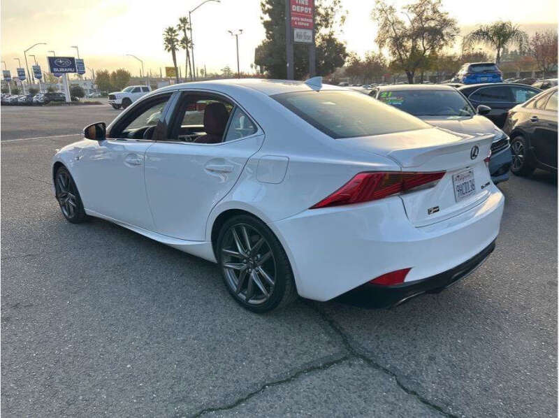 2017 Lexus IS 200t