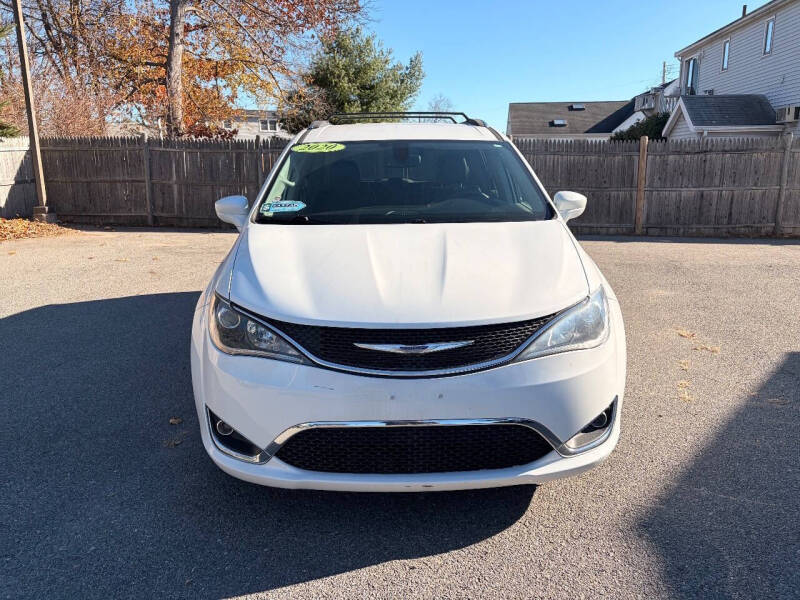 2020 Chrysler Pacifica Touring L