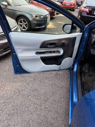 2012 Toyota Prius c Two