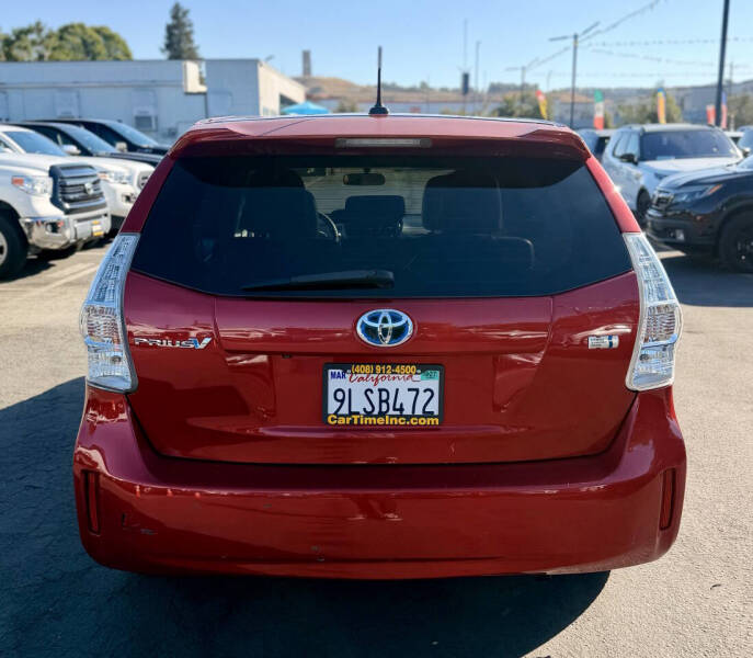 2012 Toyota Prius v Three