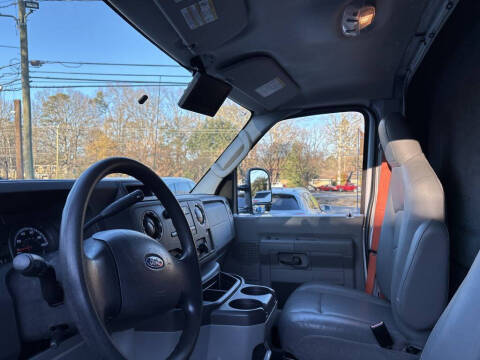 2017 Ford E-Series E-450 SD