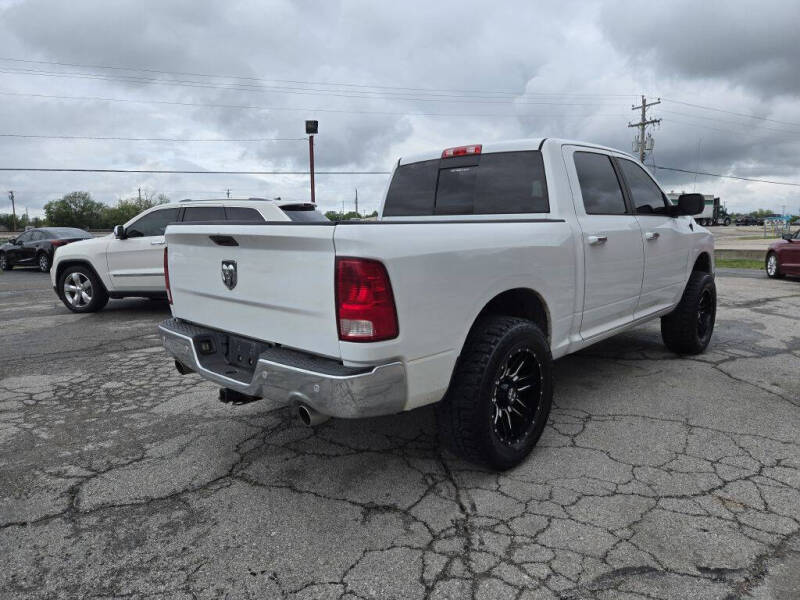 2016 RAM 1500 SLT