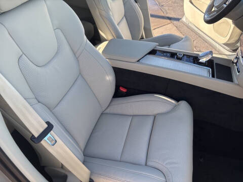 2026 Volvo XC60 T8 Ultra