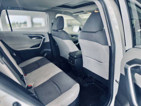 2020 Toyota RAV4 Hybrid XLE