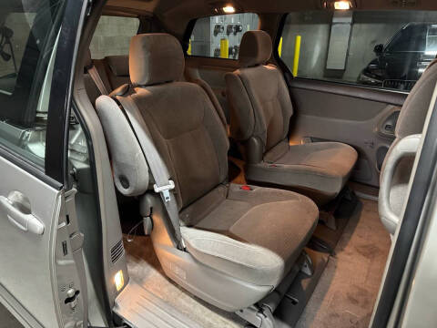 2007 Toyota Sienna CE 7-Passenger