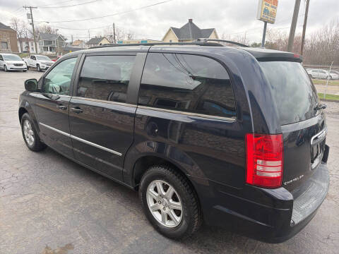 2010 Chrysler Town and Country Touring