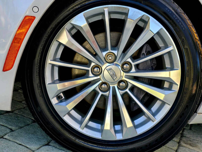 2017 Cadillac CT6 Plug-In Hybrid 2.0T