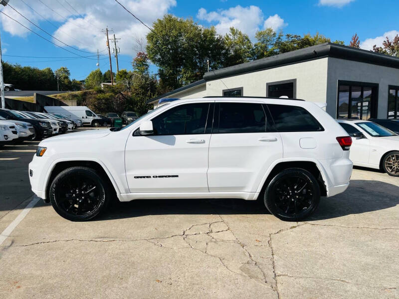 2020 Jeep Grand Cherokee Altitude photo 5