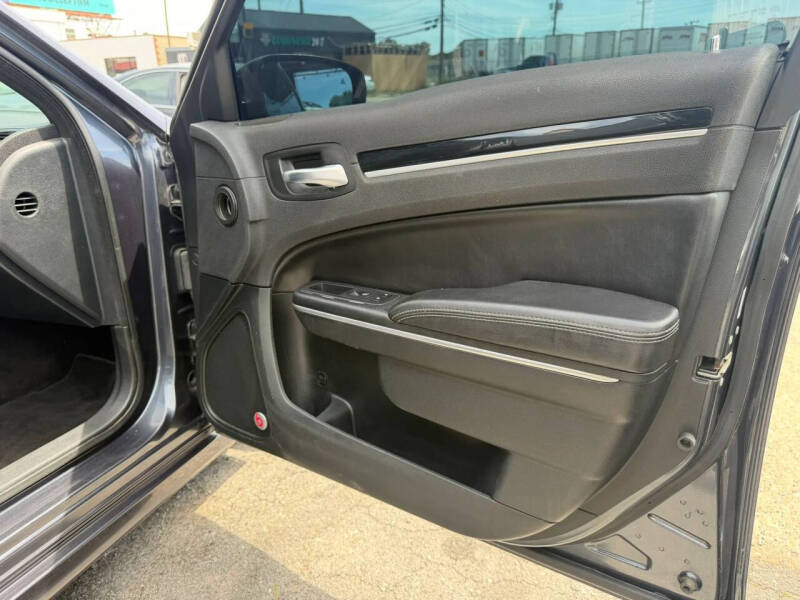 2018 Chrysler 300 S