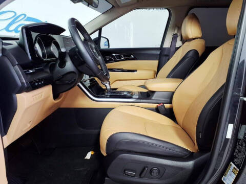 2023 Kia Carnival EX