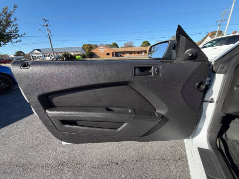 2014 Ford Mustang V6