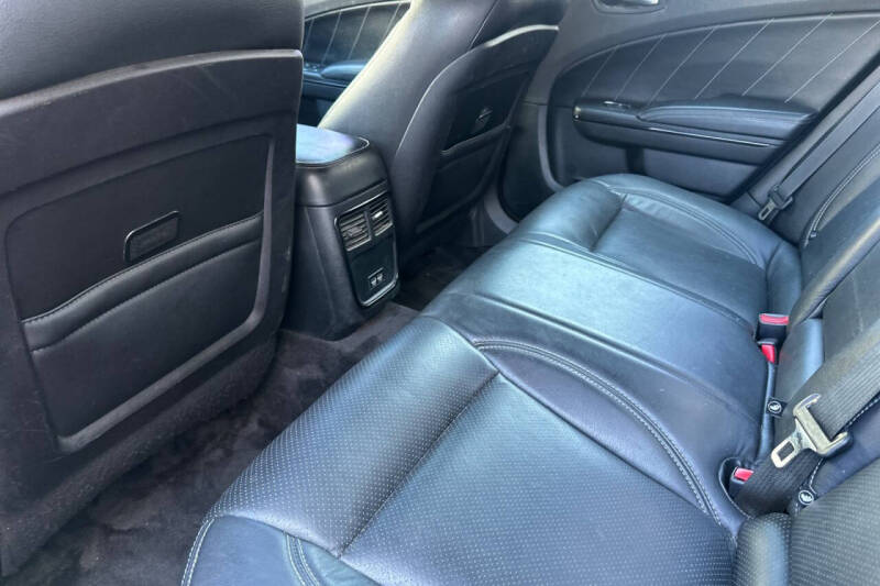 2017 Dodge Charger SE